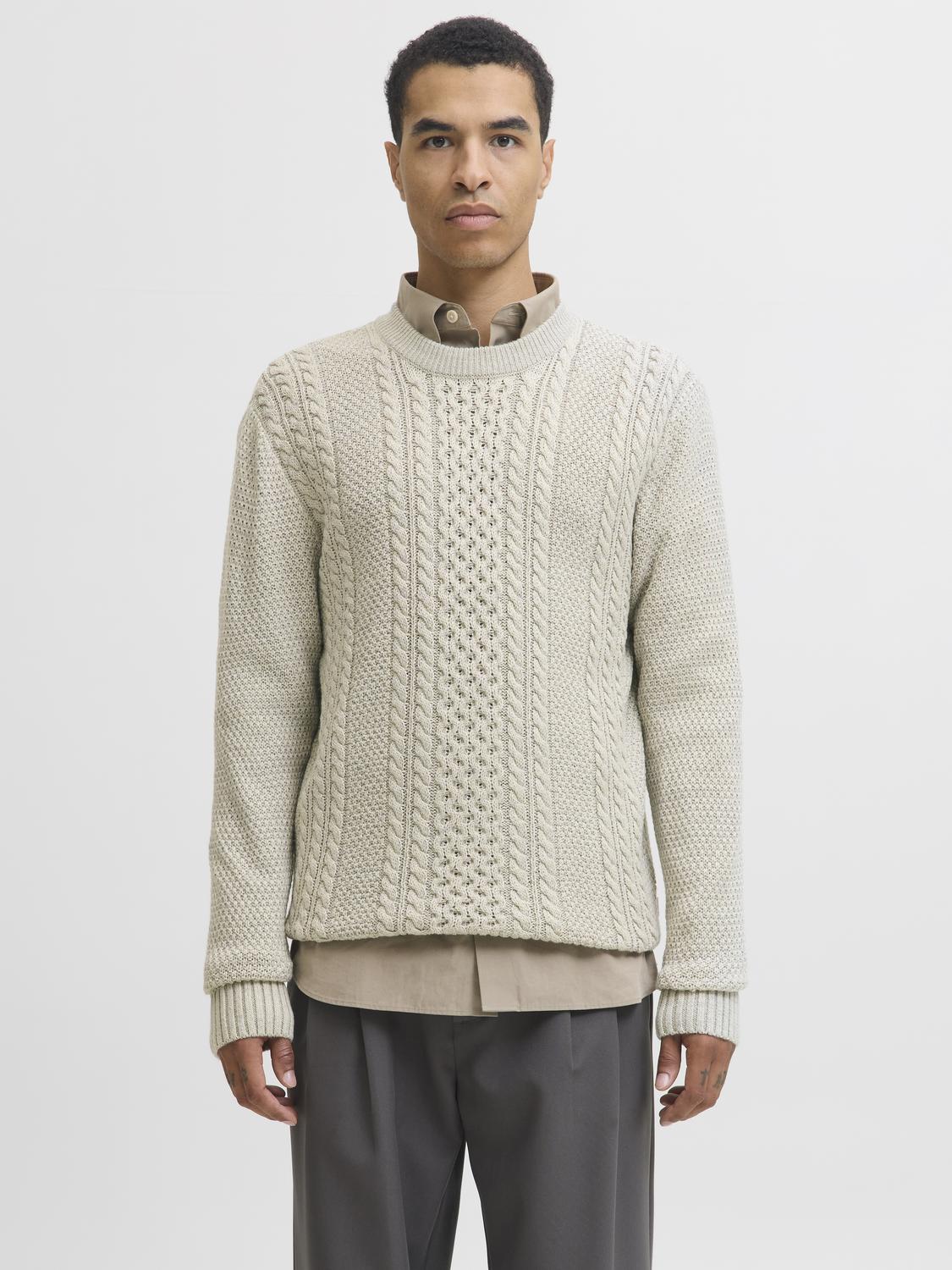 model_shot-front